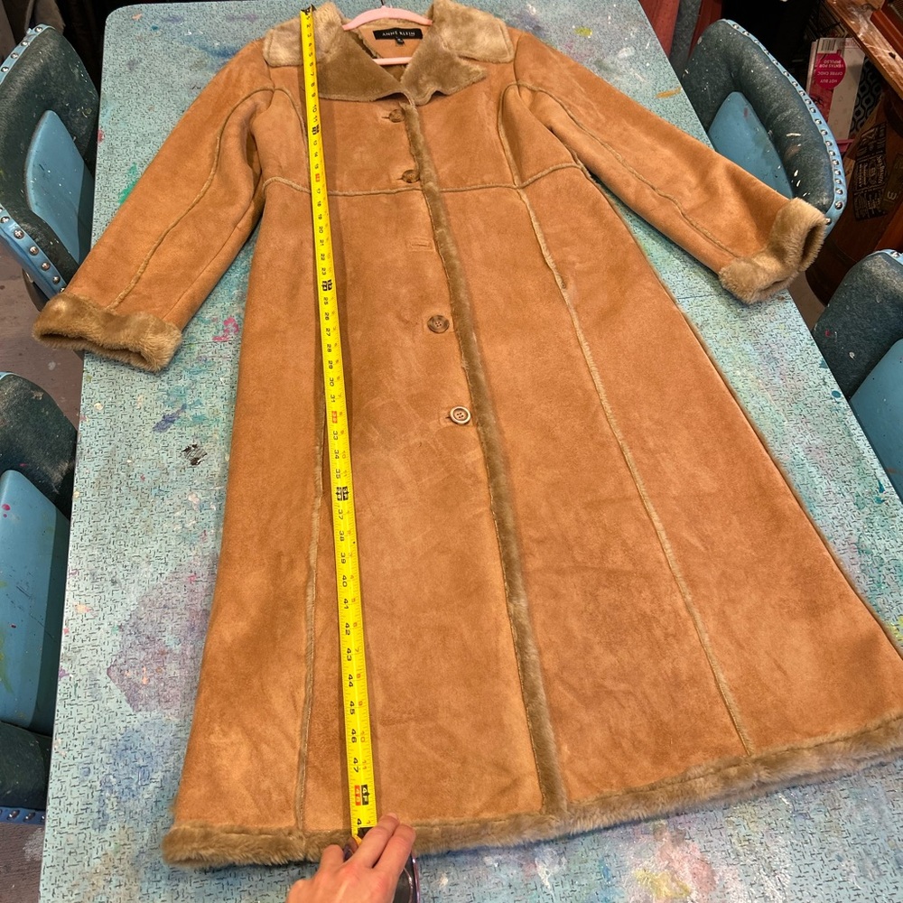 SOFT Suede &Fur Coat - Picture 14 of 16